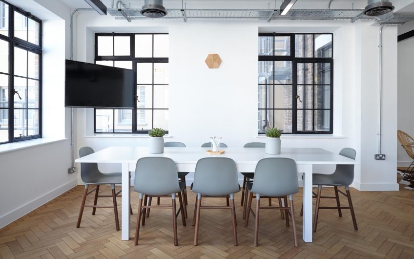 Tastefully decorarated spacious office